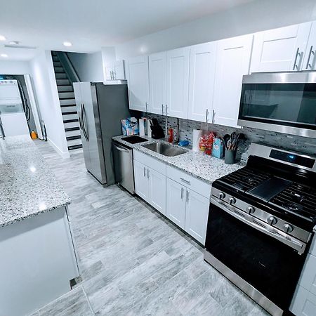 Luxurious 3 Bedroom Apt With A Beautiful Balcony Washington Habitación foto